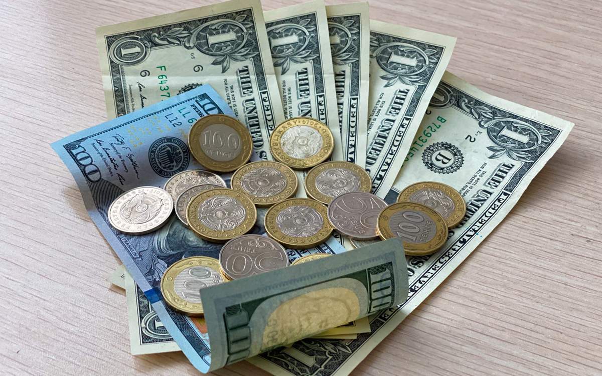 11月16日美元、卢布和人民币兑坚戈汇率情况